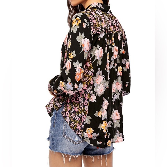 Free People Hold On To Me Floral Print Blouse in Black Combo Size Medium. - Picture 2 of 15